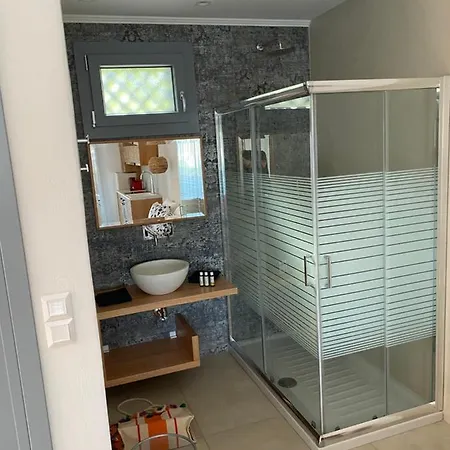 Anax Apartment Pera Gyalos